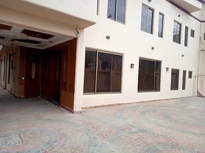 2 KANAL COMMERCIAL BUILDING FOR SALE MAIN BOULEVARD IQBAL TOWN GULBERG & GARDEN TOWN LAHORE