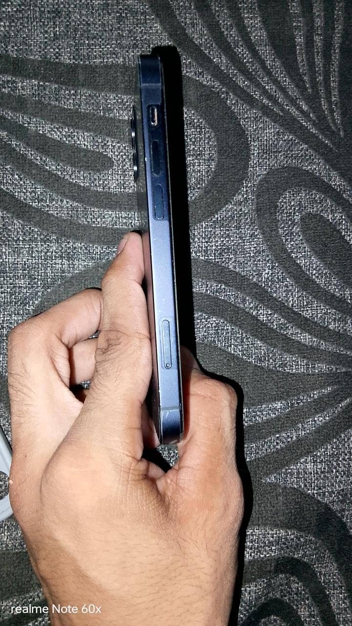 Apple iPhone 12 mini 1