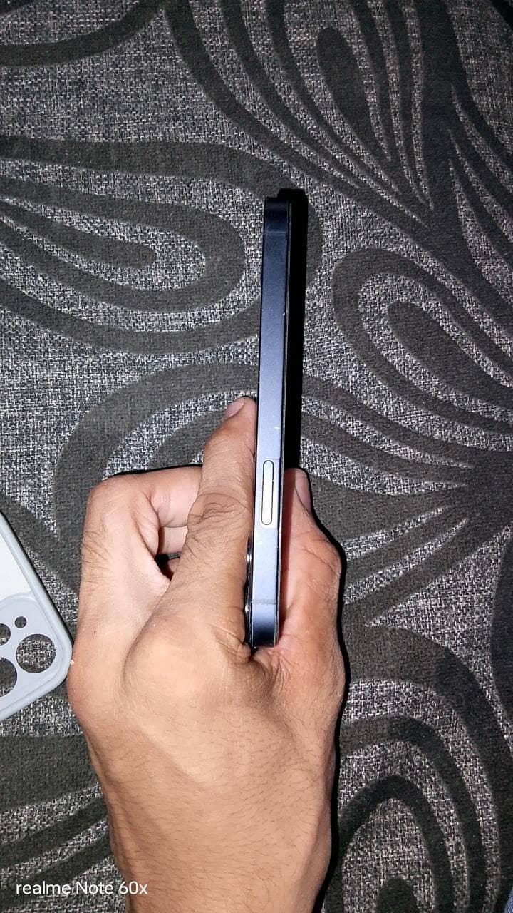 Apple iPhone 12 mini 3