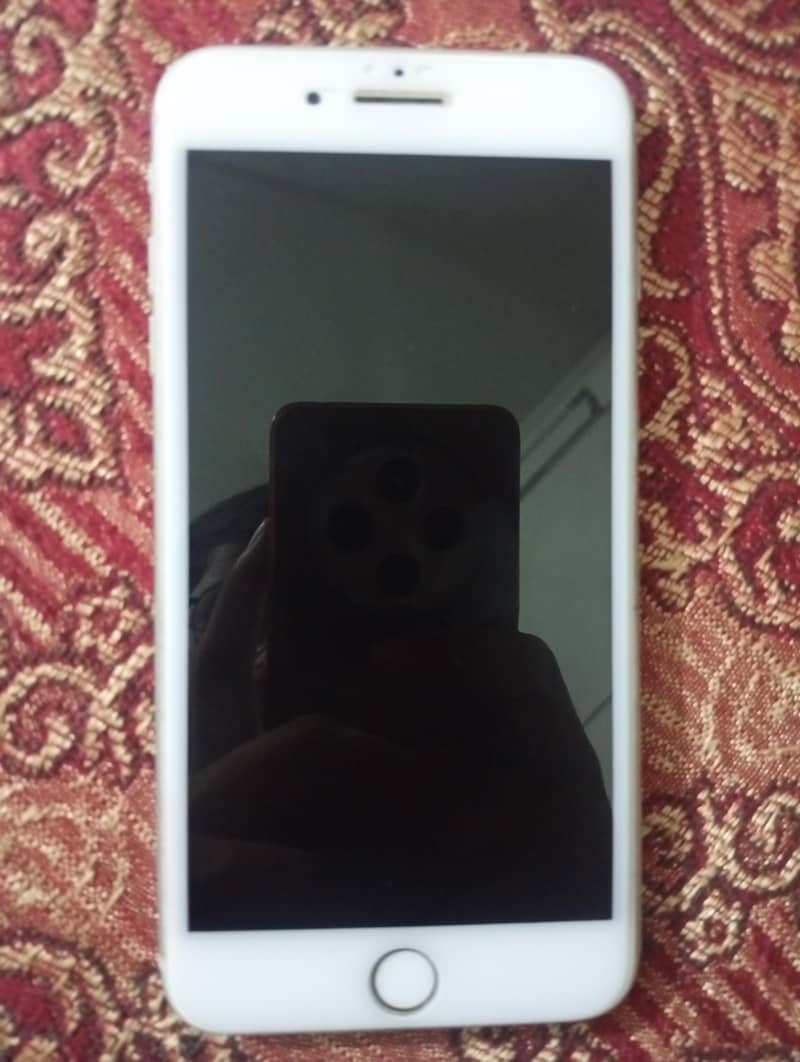Apple iPhone 8 Plus 1