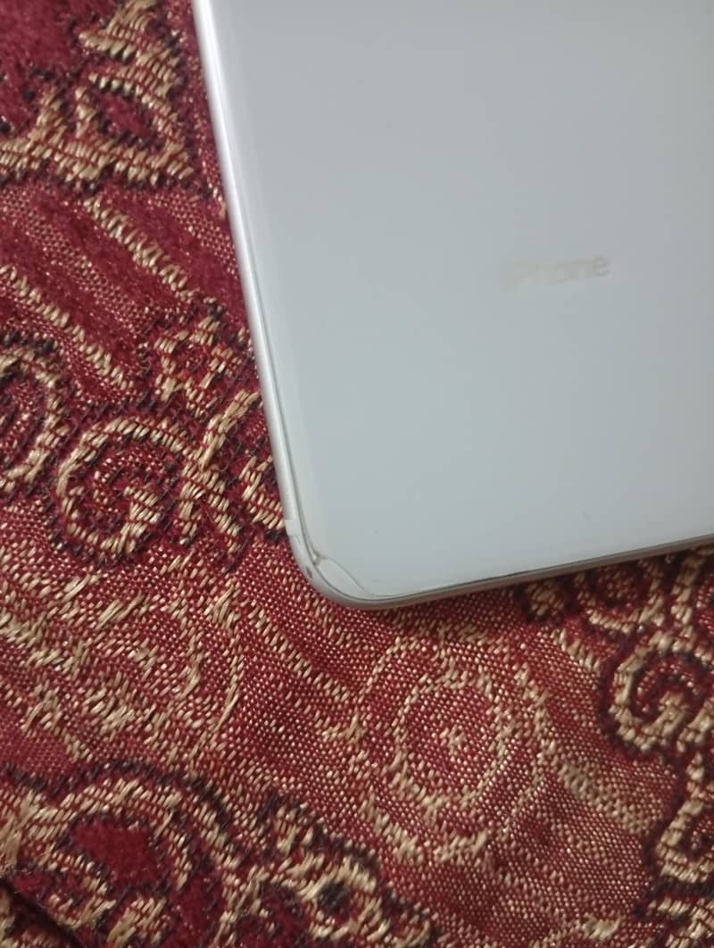 Apple iPhone 8 Plus 5