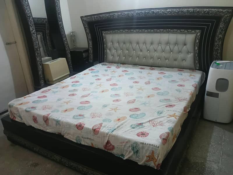 Bed Side table and Dressing Table 4