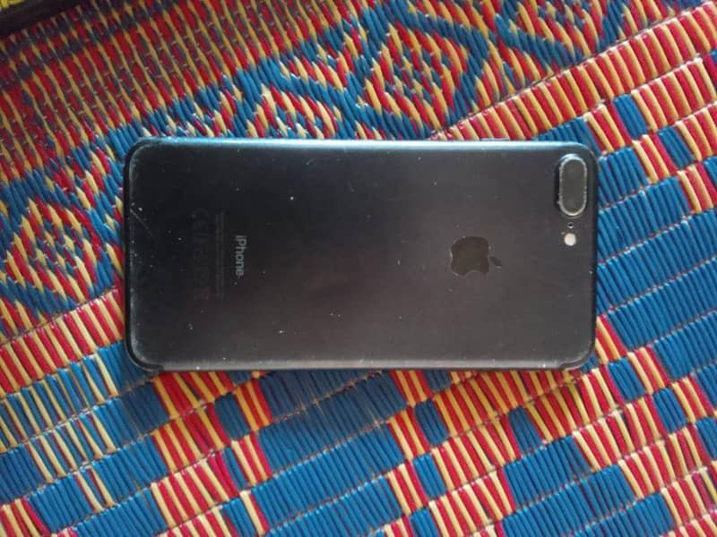 Apple iPhone 7 Plus 0