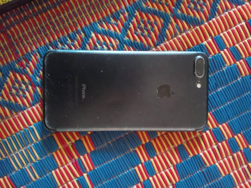 Apple iPhone 7 Plus 4