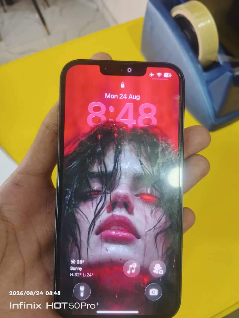 Apple iPhone 13 0