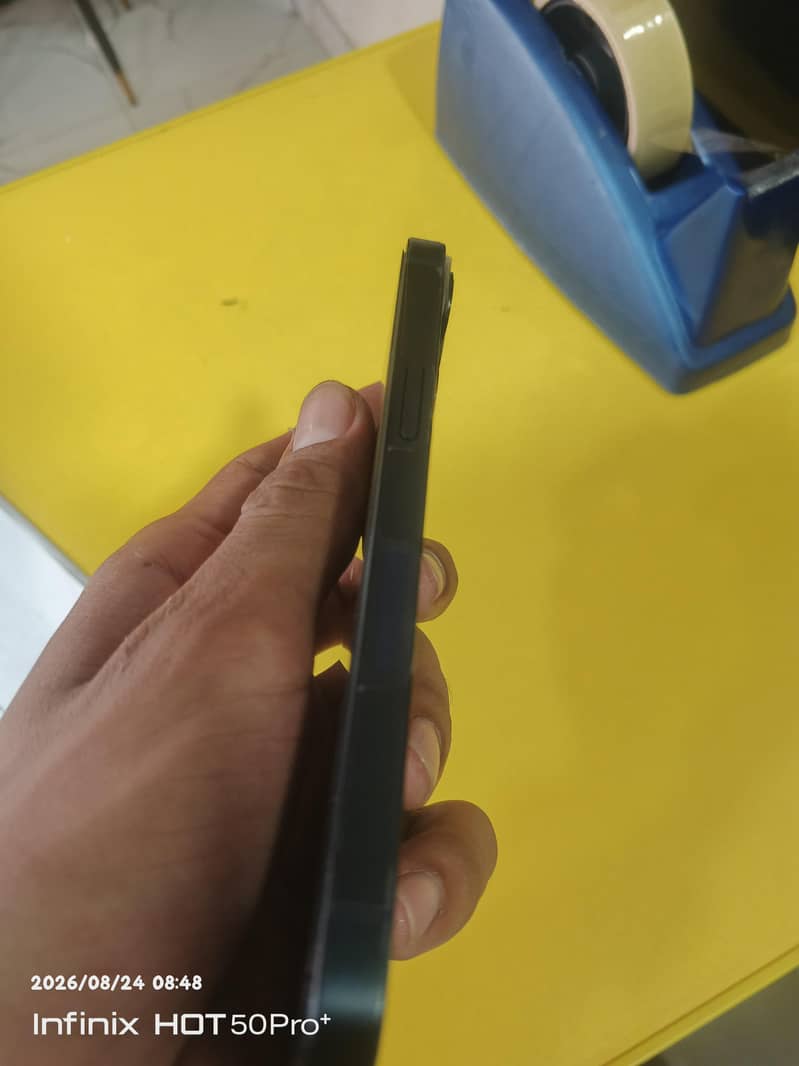 Apple iPhone 13 3