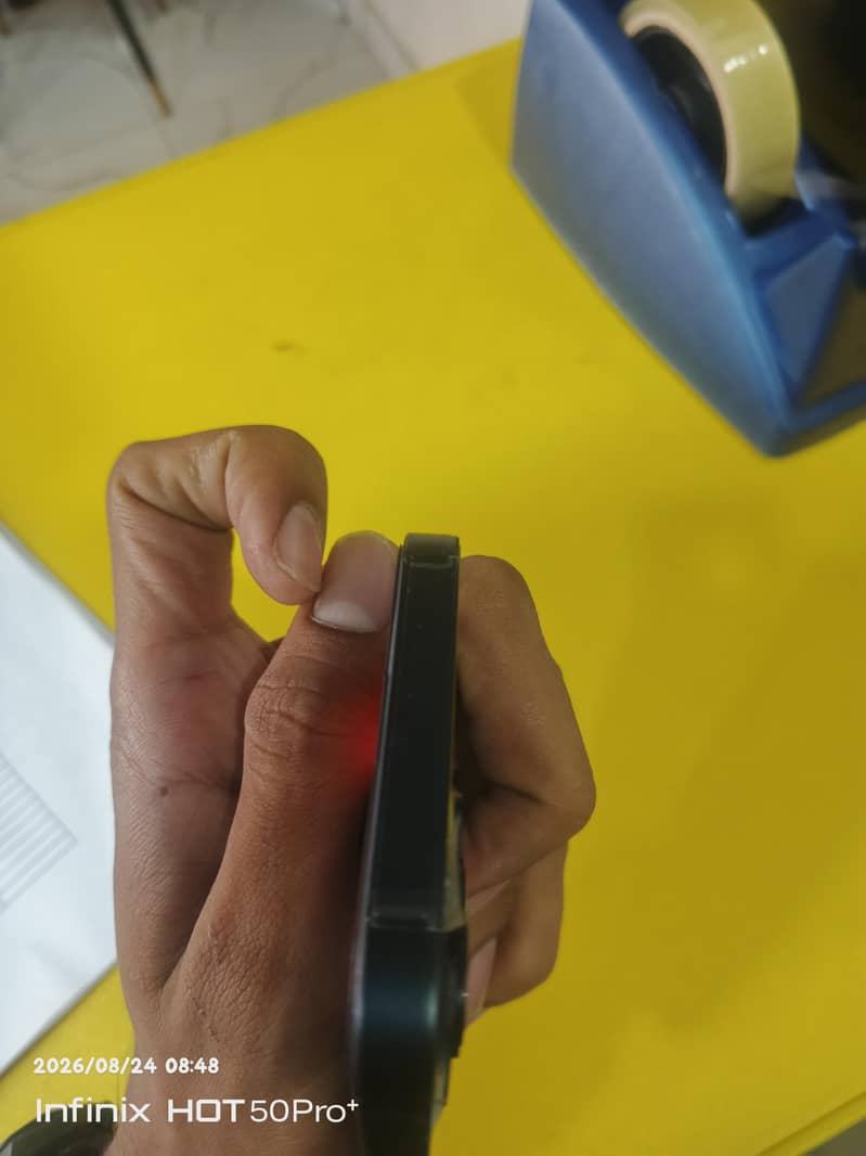 Apple iPhone 13 4