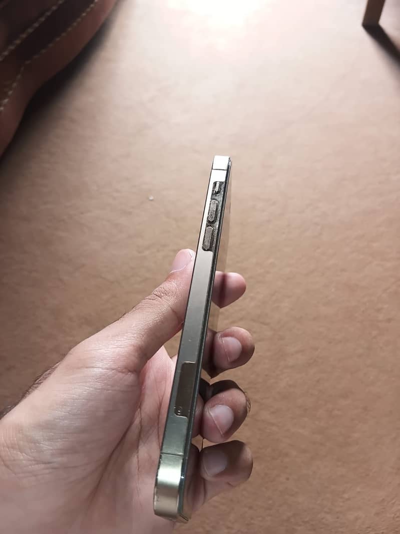 Apple iPhone 12 Pro 1