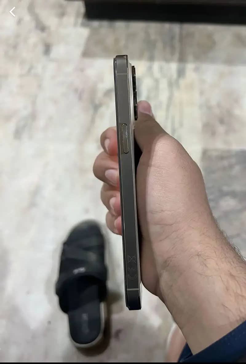 Apple iPhone 14 Pro Max 4