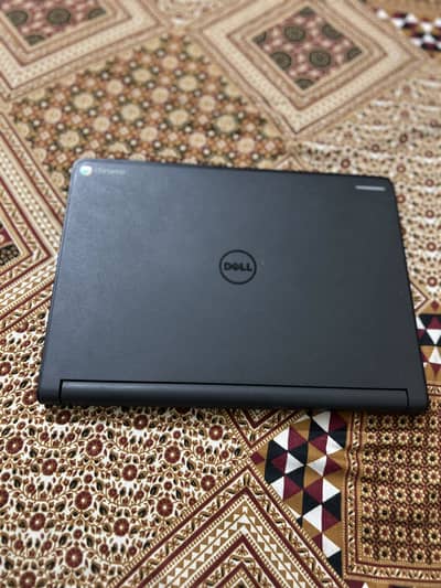 Dell ki chrome book operating system window 10 pro hai 4/16gb hai.