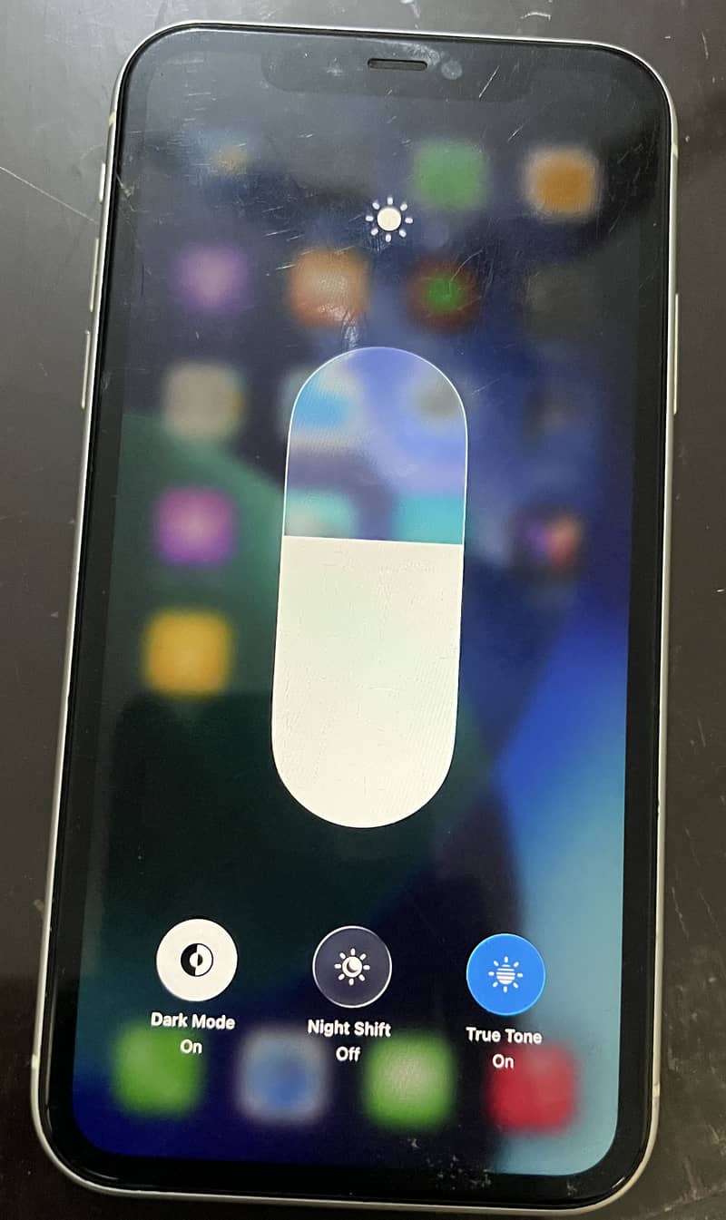 Apple iPhone 11 4