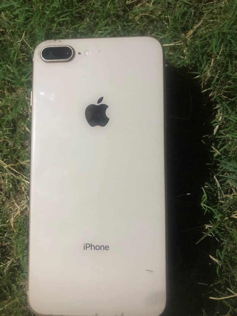 Apple iPhone 8 Plus 0