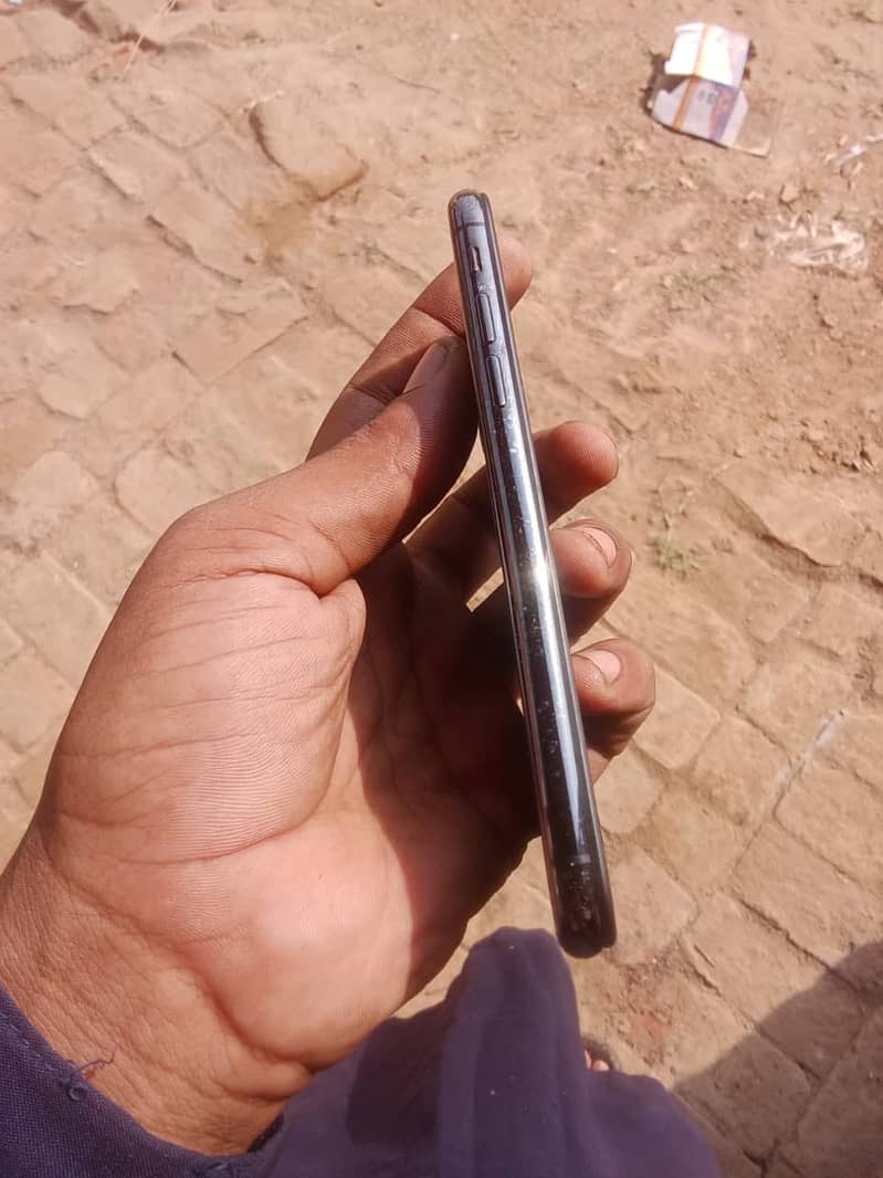 Apple iPhone X 3