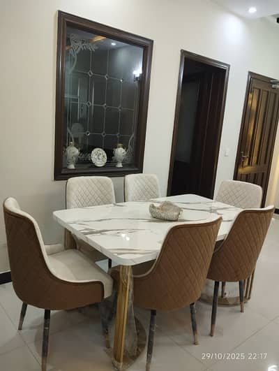 10 MARLA LUXURY FULLY FURNISHED UPPER PORTION AVAILABLE FOR RENT PRIME LOCATION AT BAHRIA TOWN LHR