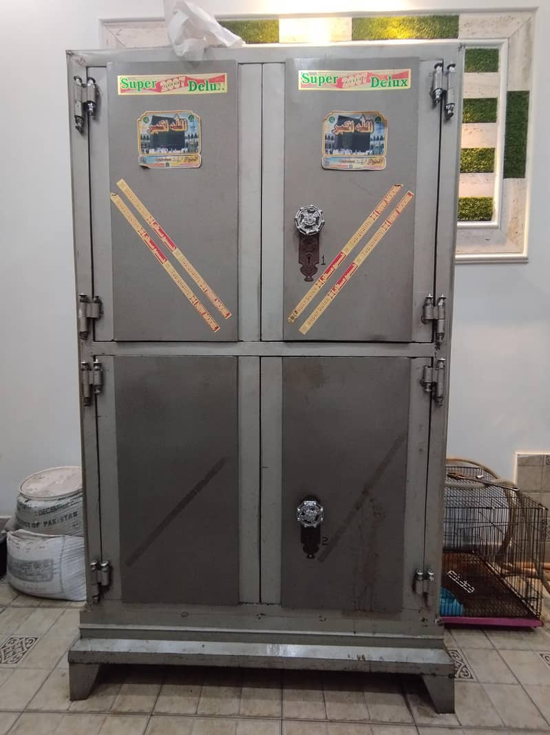 iron safe 0