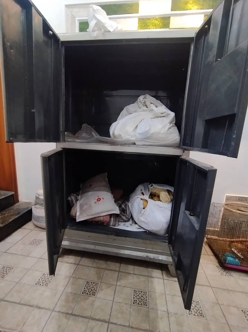 iron safe 1