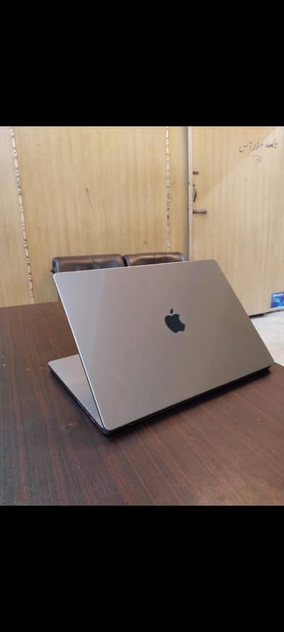 MacBook Pro M1 — 2021 | 32GB RAM / 512GB SSD