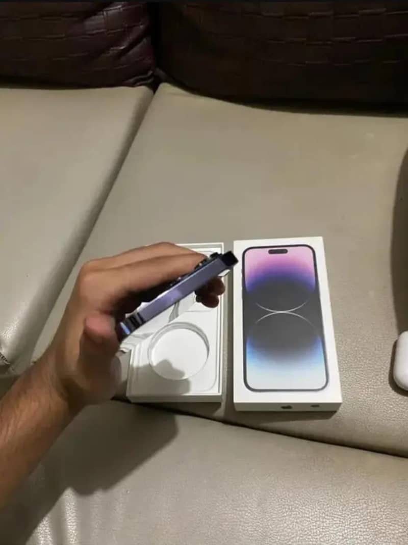 Apple iPhone 14 Pro Max 6