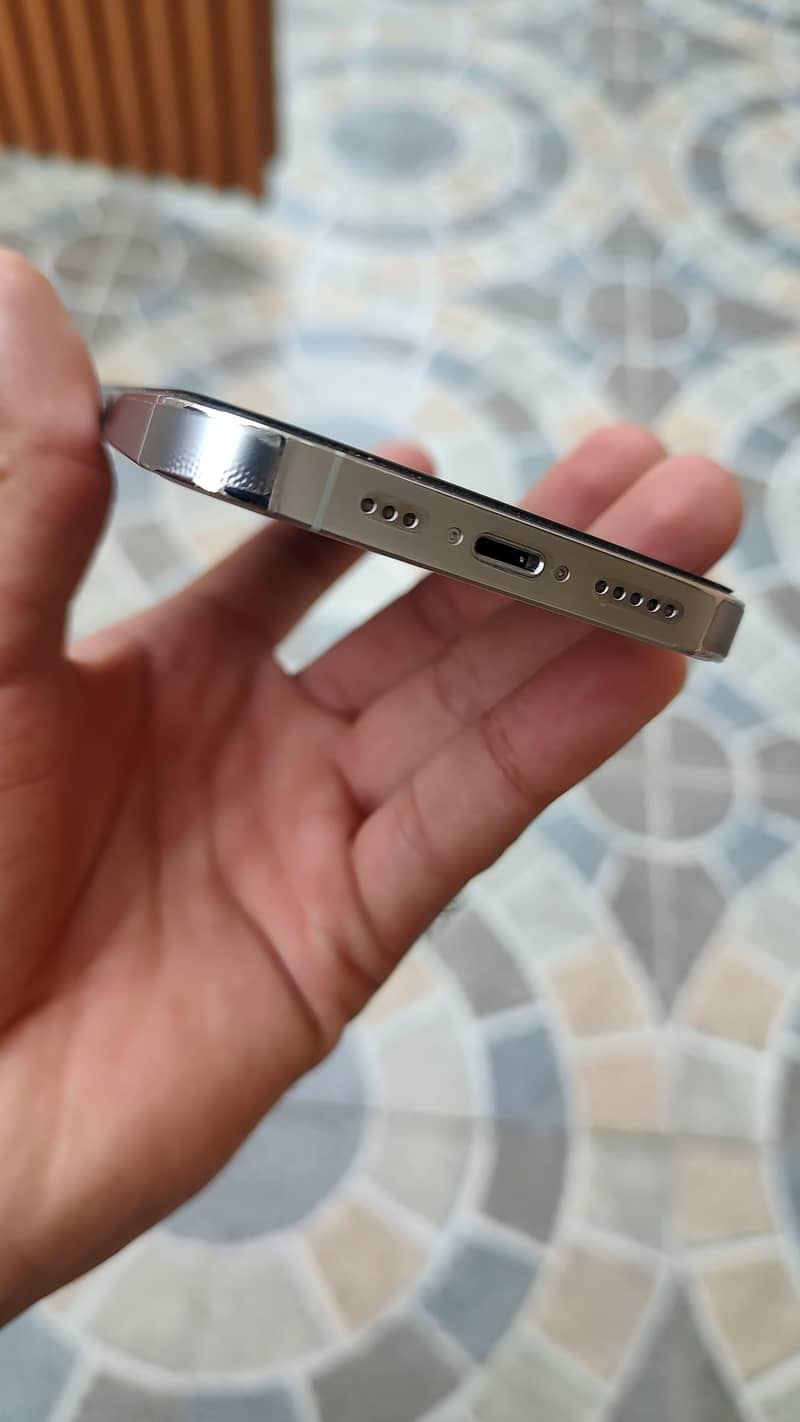 Apple iPhone 14 Pro 0