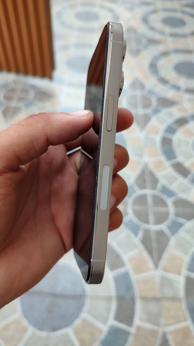 Apple iPhone 14 Pro 2