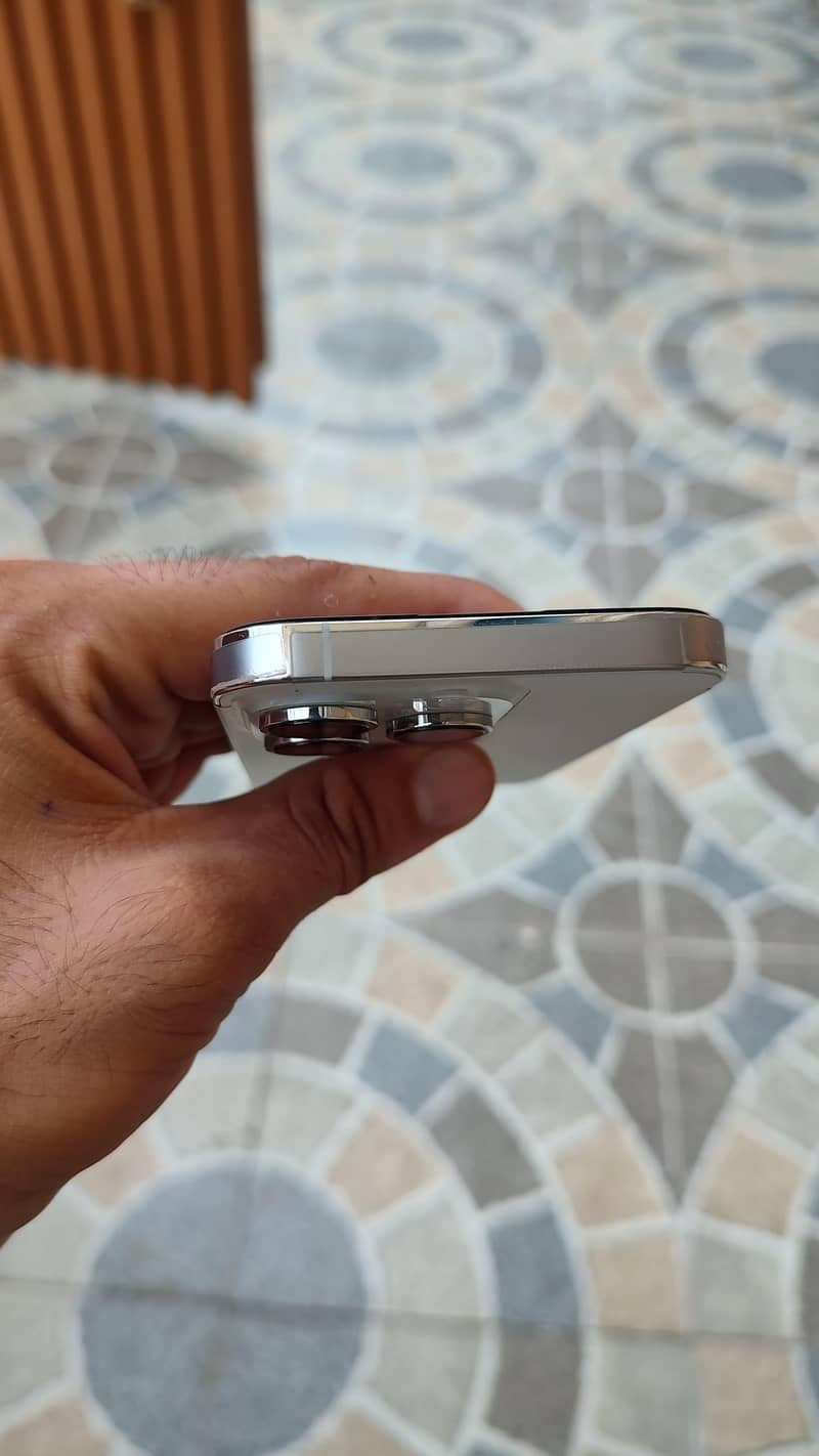 Apple iPhone 14 Pro 3