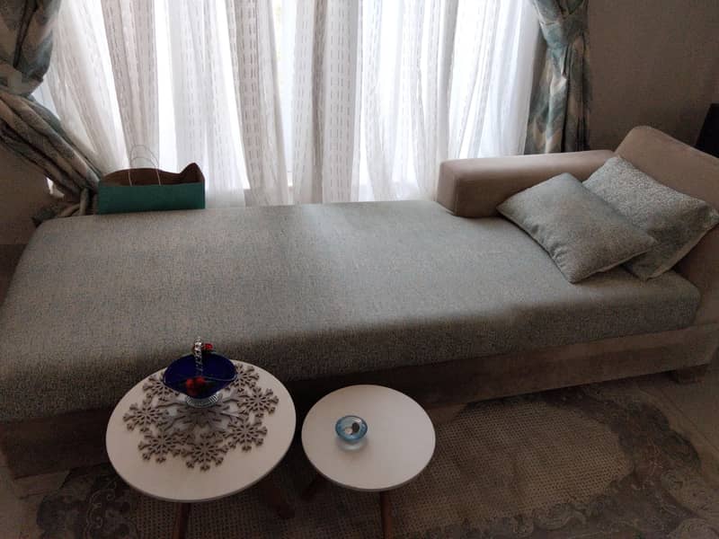 Chaise lounge 1