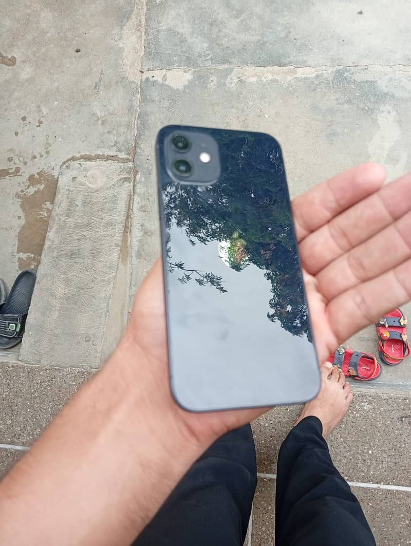 Apple iPhone 12 3