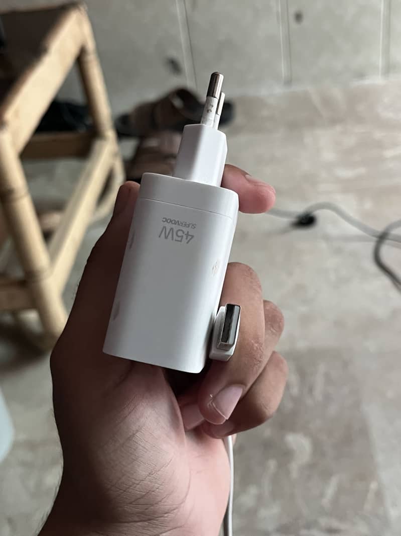 Realme C85 3