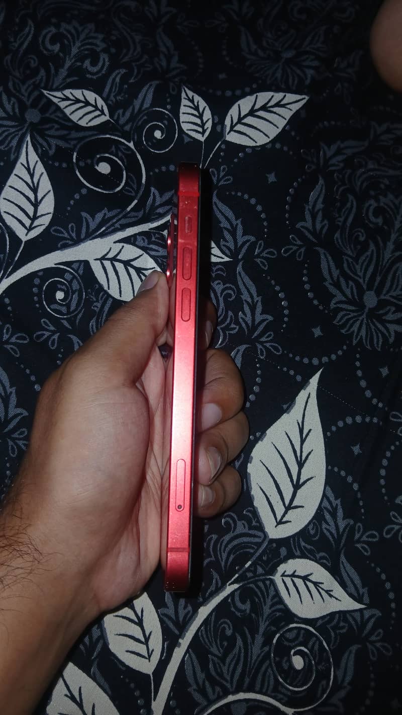 Apple iPhone 12 4