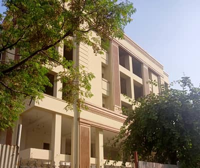 2 KANAL COMMERCIAL BUILDING FOR SALE MAIN BOULEVARD FAISAL TOWN GULBERG & GARDEN TOWN LAHORE