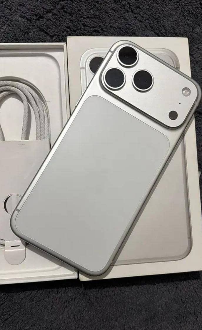 Apple iPhone 17 Pro Max 0