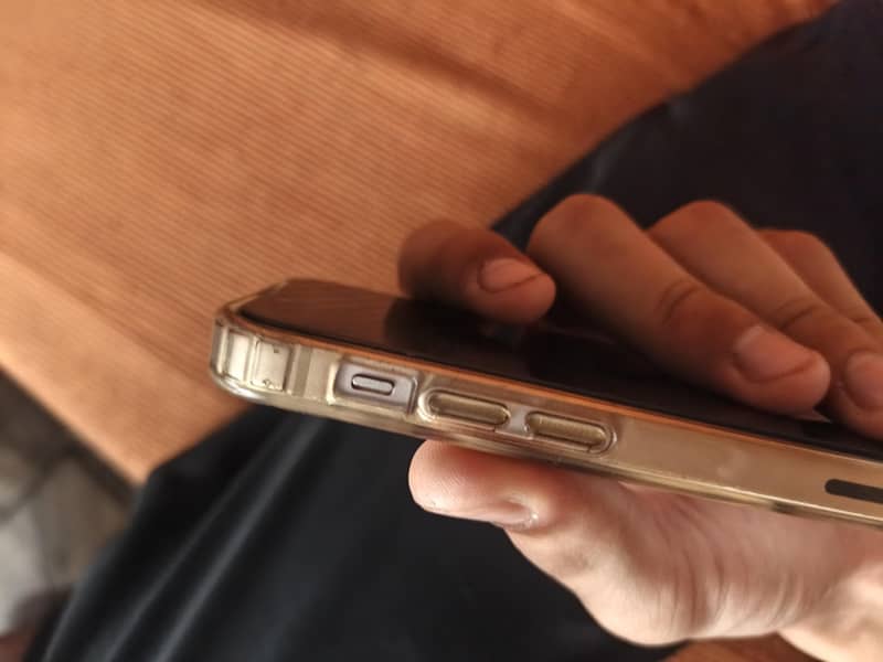 Apple iPhone 13 mini 4