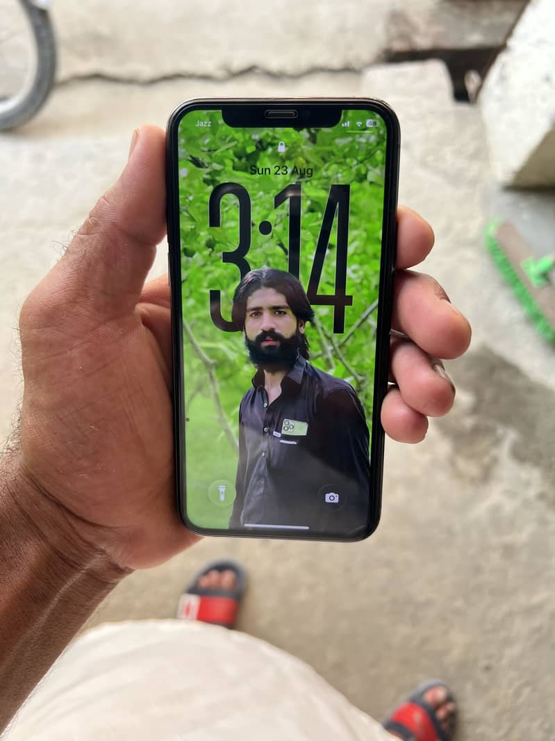 Apple iPhone 11 Pro 1