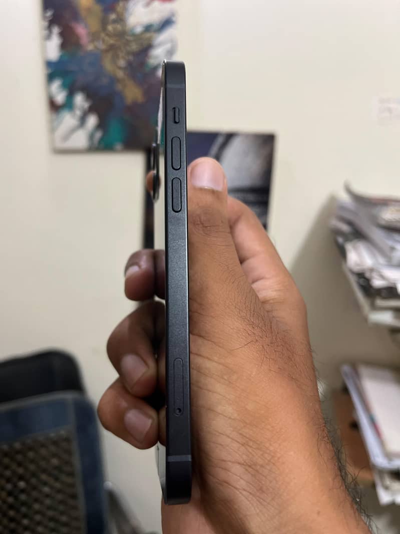 Apple iPhone 12 1