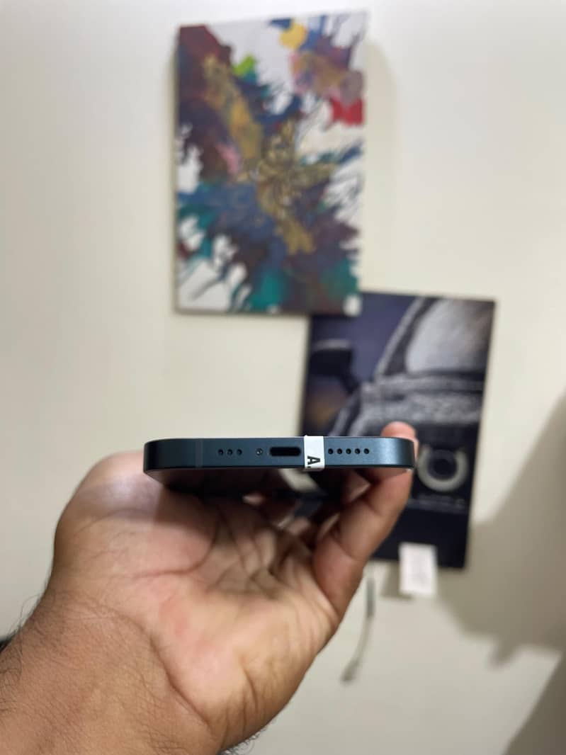 Apple iPhone 12 4