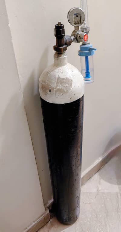 oxygen cylinder