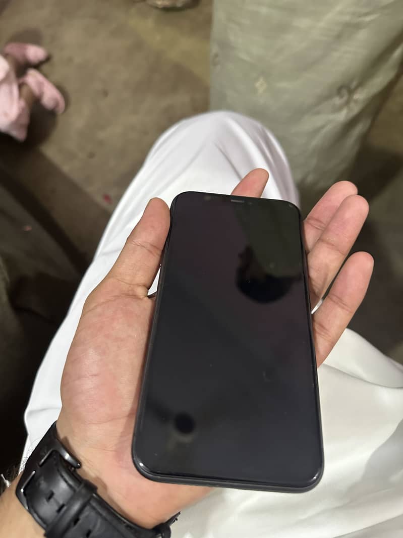 Apple iPhone 11 3