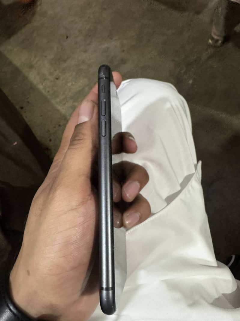 Apple iPhone 11 5