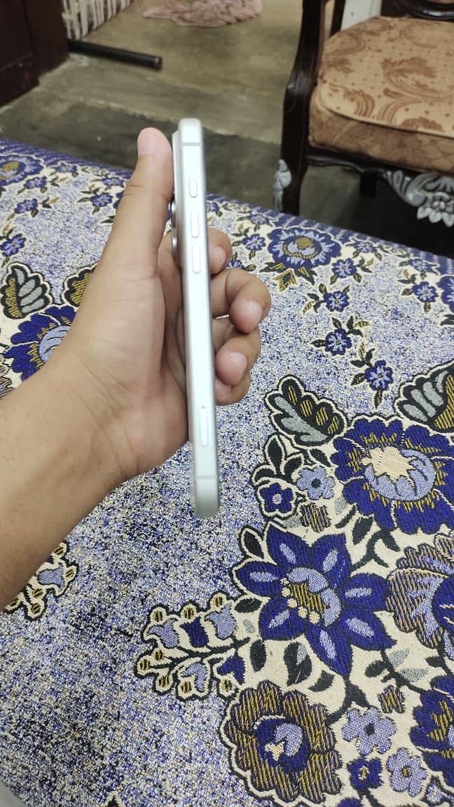 Apple iPhone 17 Pro Max 4