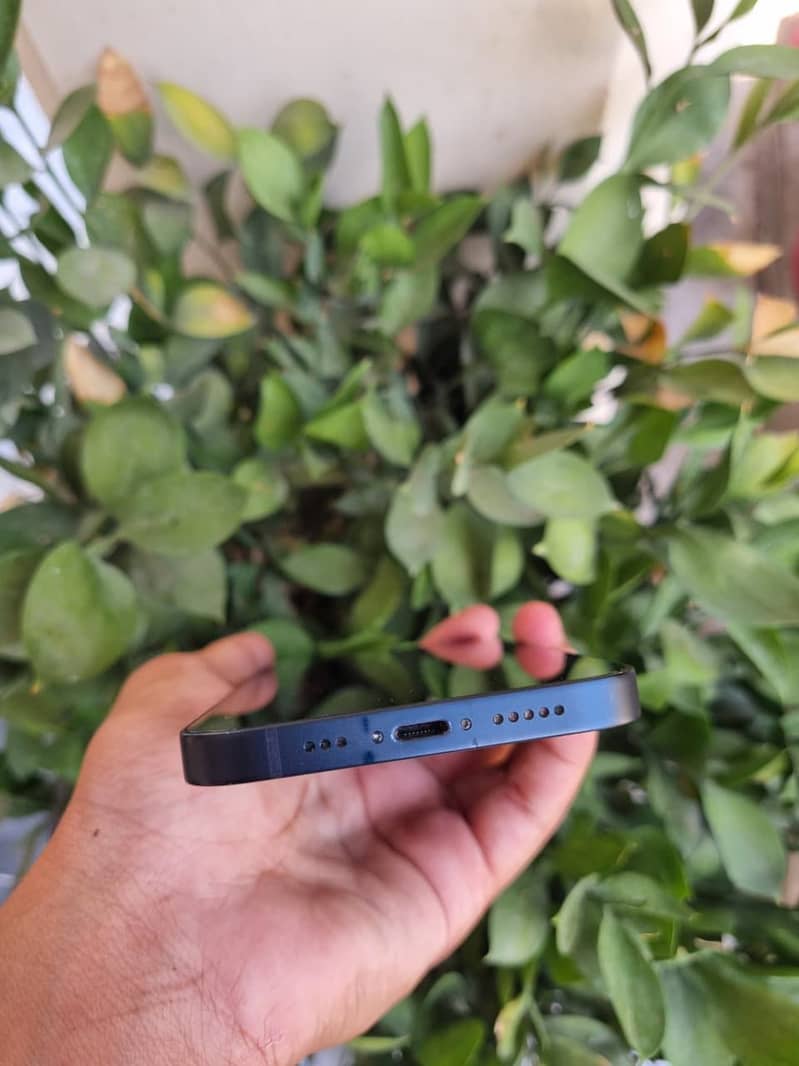 Apple iPhone 14 3