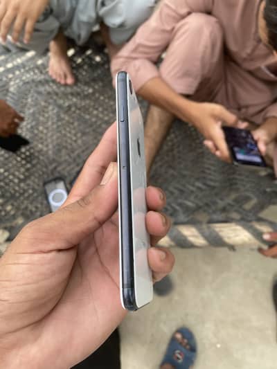 Apple iPhone SE