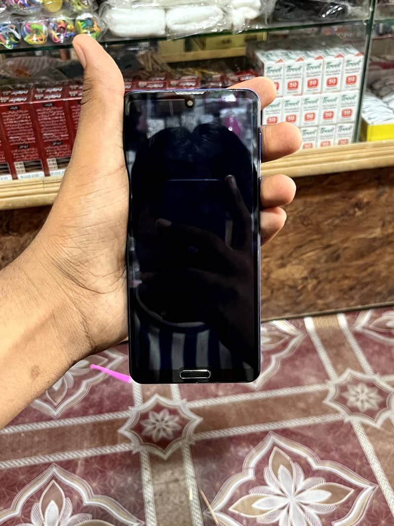 Sharp Aquos R5G 0