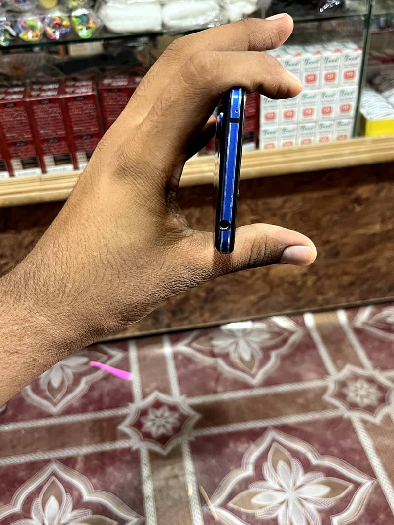 Sharp Aquos R5G 2