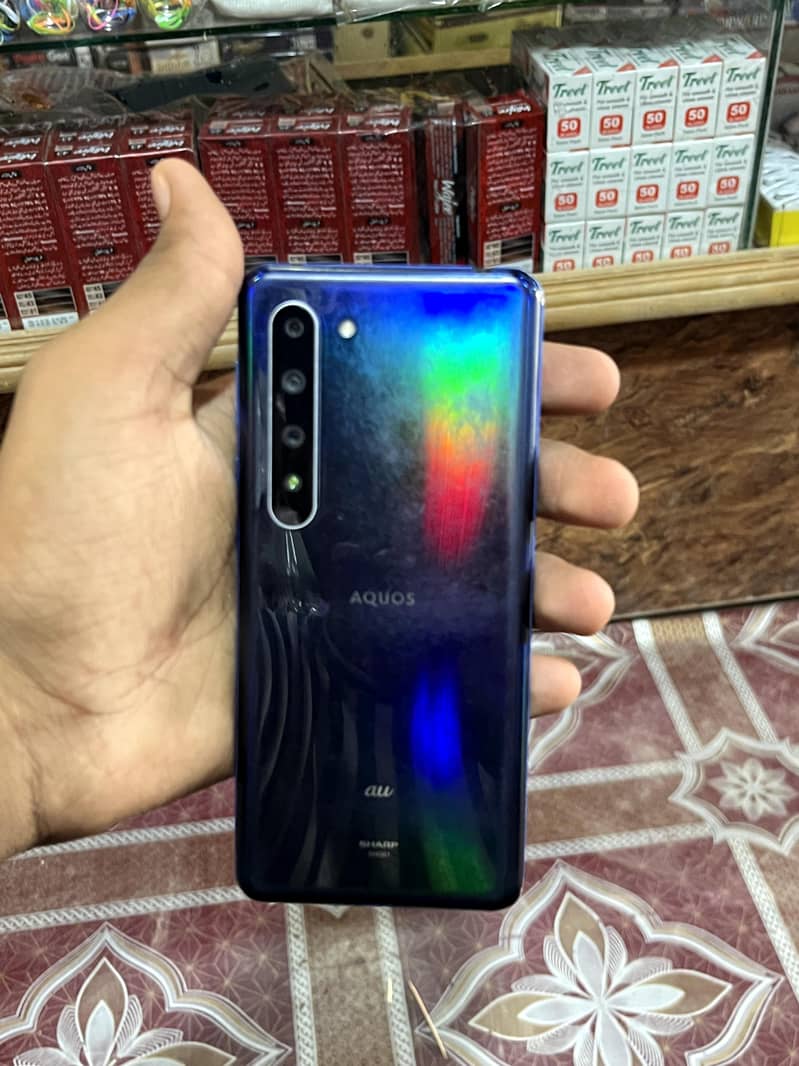 Sharp Aquos R5G 6