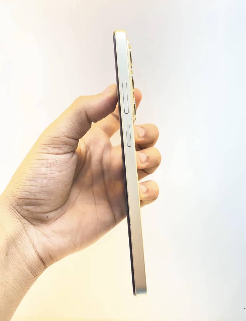 Realme C75 1