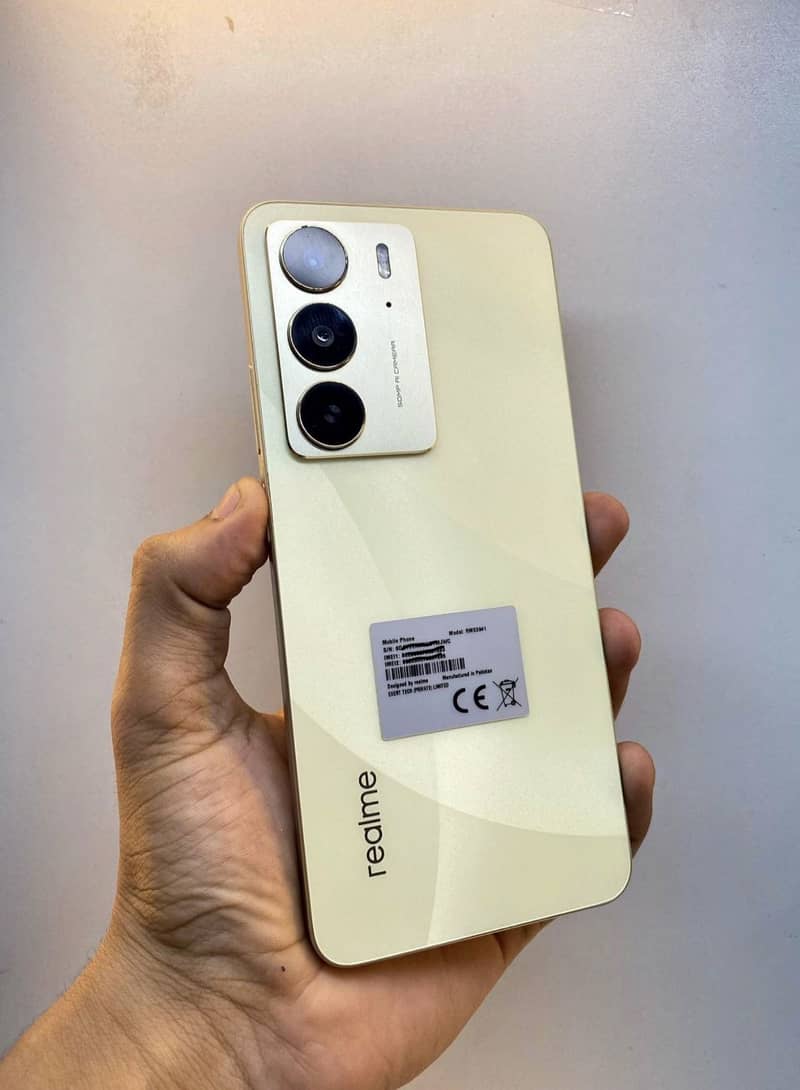Realme C75 4