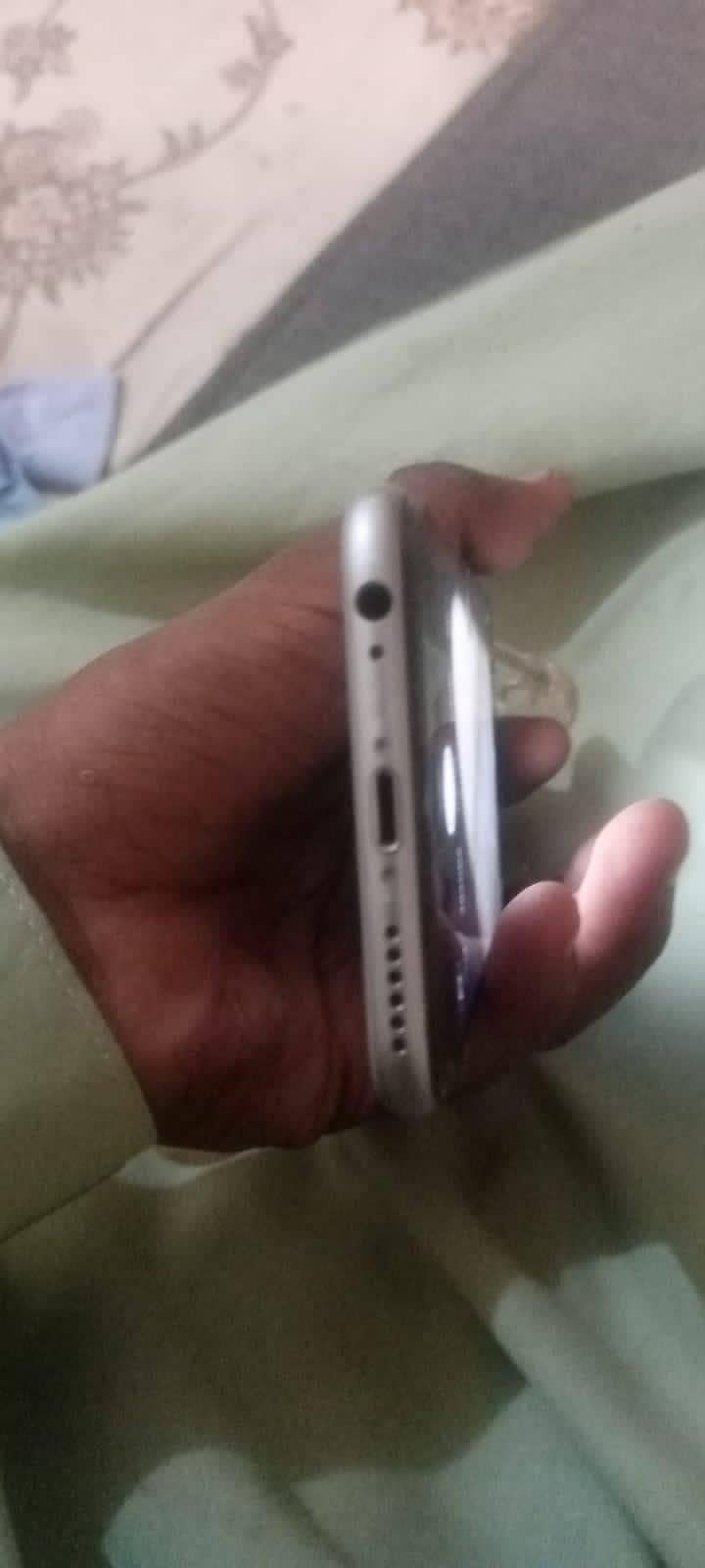 Apple iPhone 6S 3