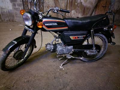 Honda 1982 japni bike totally orgnal condition 03188308655