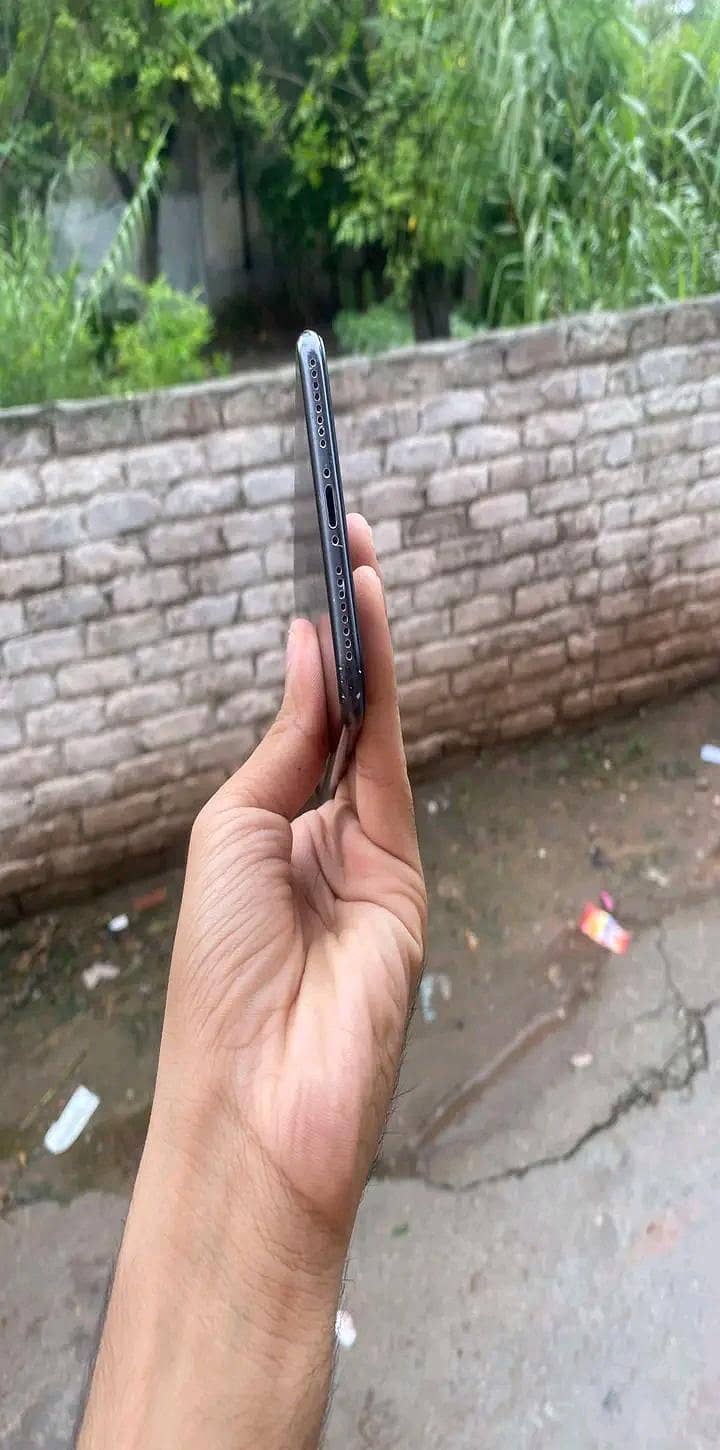 Apple iPhone 7 Plus 2