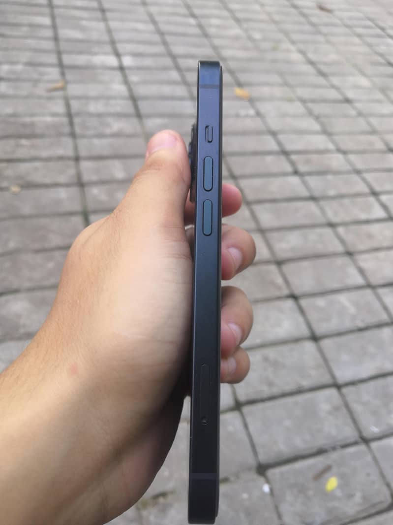 Apple iPhone 13 1
